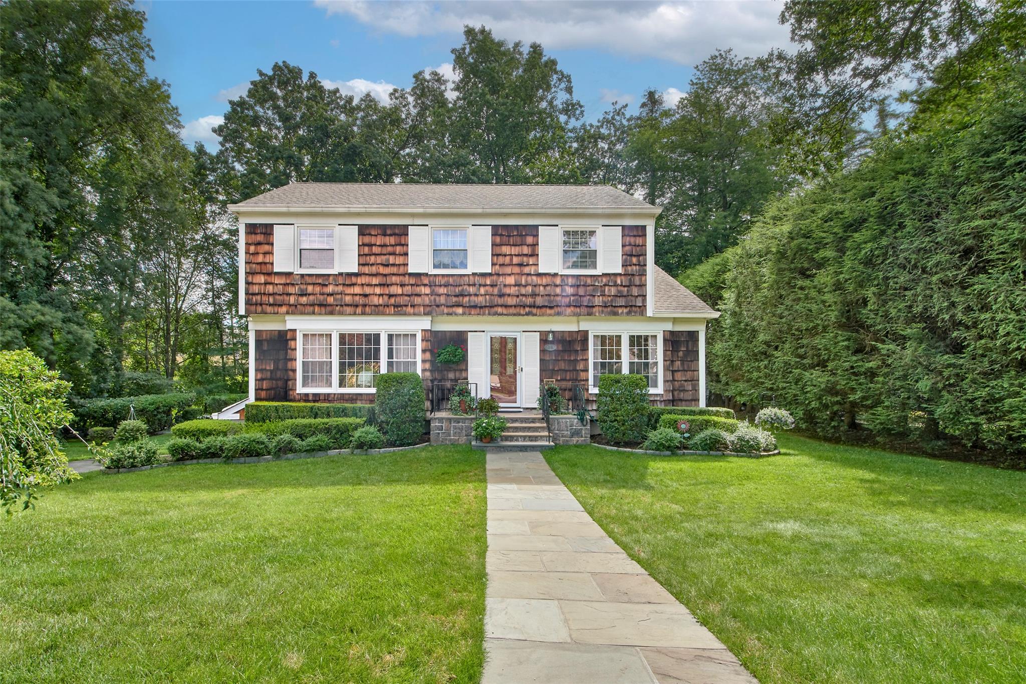 #1 photo, 13 Colonial Lane, 紐約州 Valhalla , NY 10595