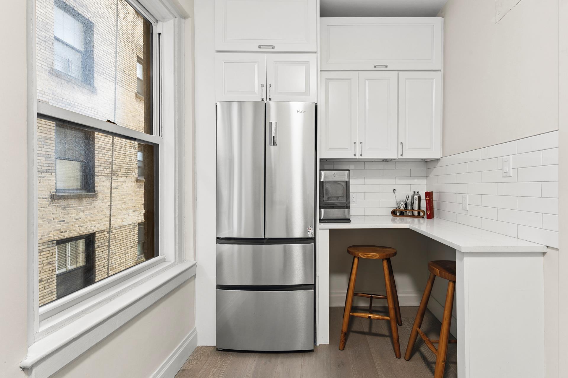 #6 photo, 172 E 4TH Street, مانهاتن East Village , NY 10009