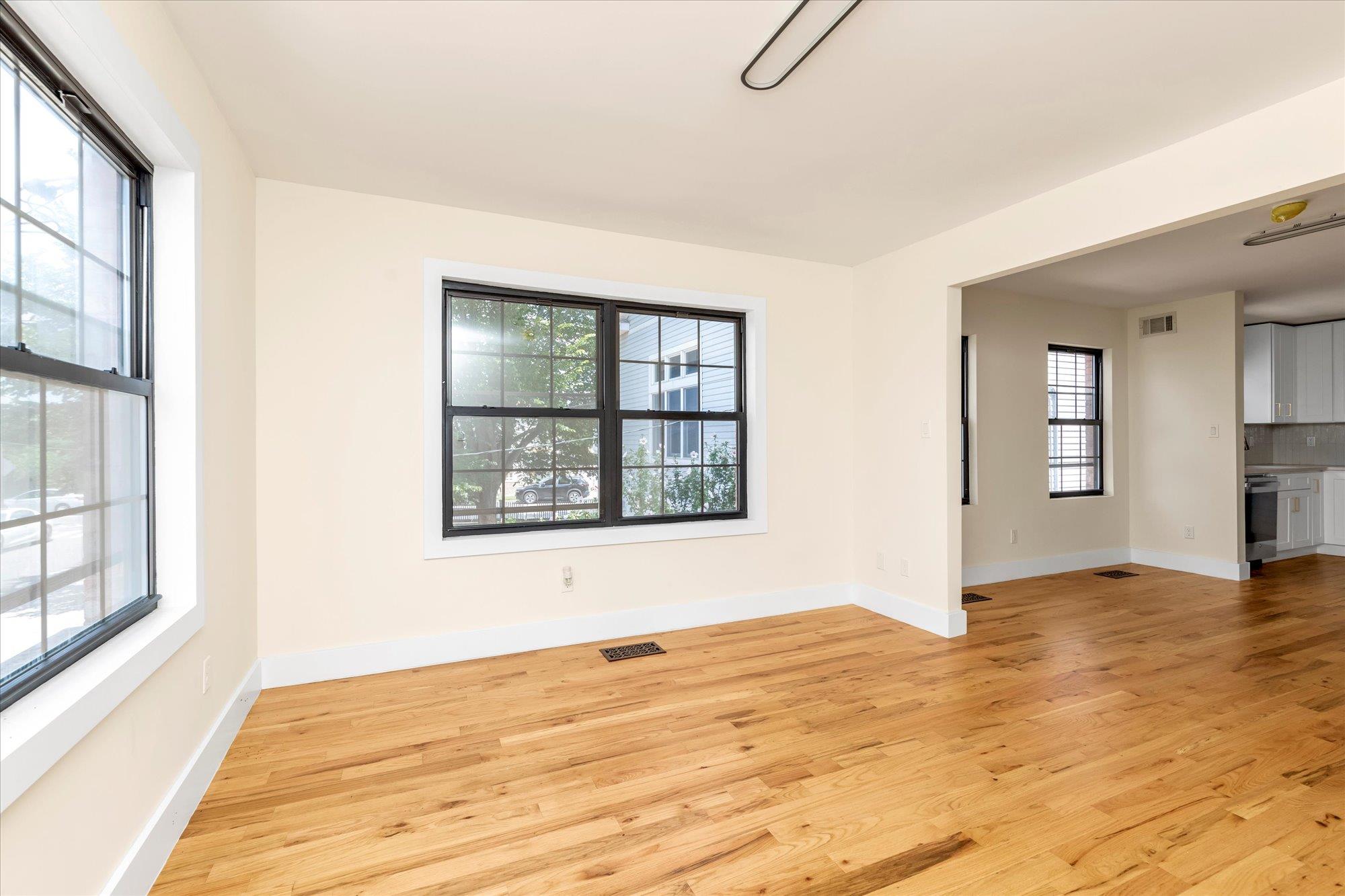 #3 photo, 170 Beach 4th Street, クイーンズ区 Far Rockaway , NY 11691