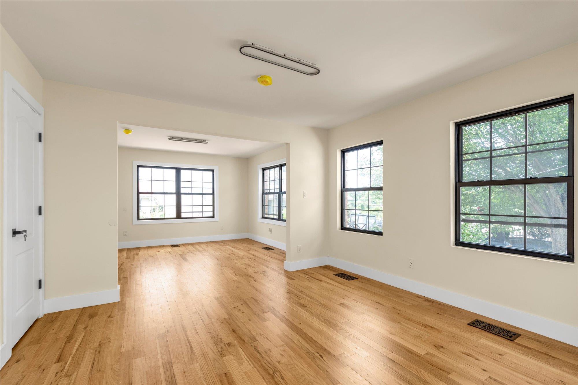 #4 photo, 170 Beach 4th Street, クイーンズ区 Far Rockaway , NY 11691