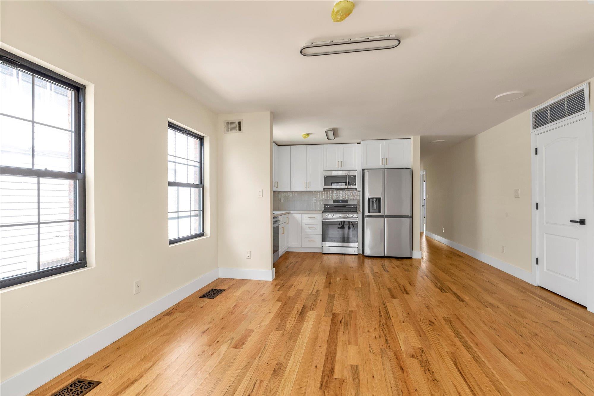 #5 photo, 170 Beach 4th Street, クイーンズ区 Far Rockaway , NY 11691