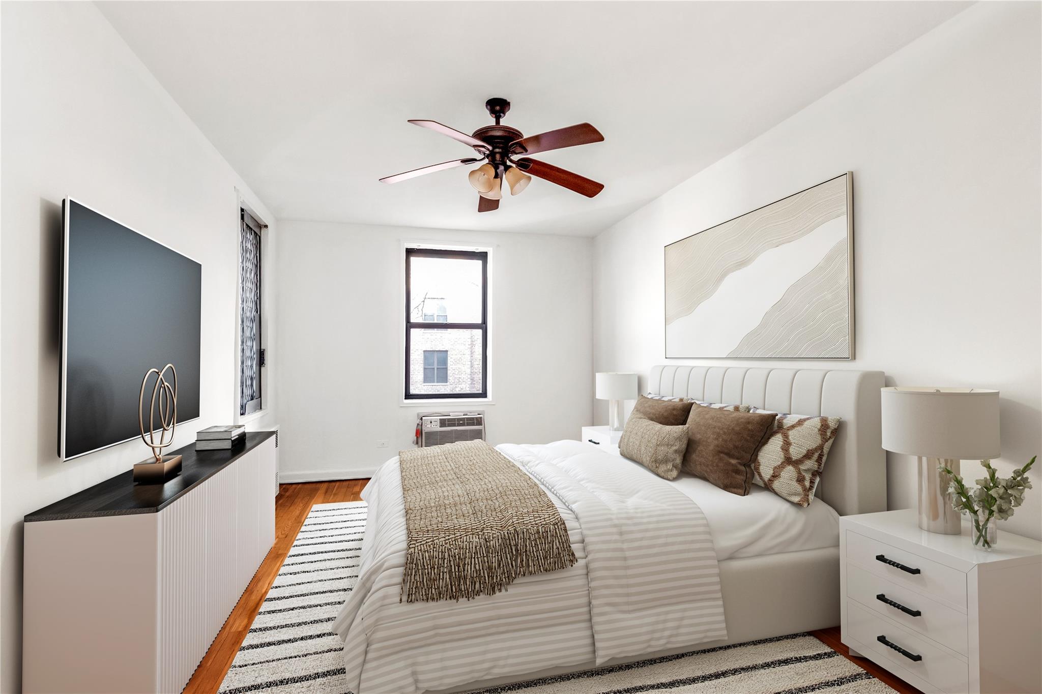 #3 photo, 141-05 Pershing Crescent, 皇后區 Briarwood , NY 11432