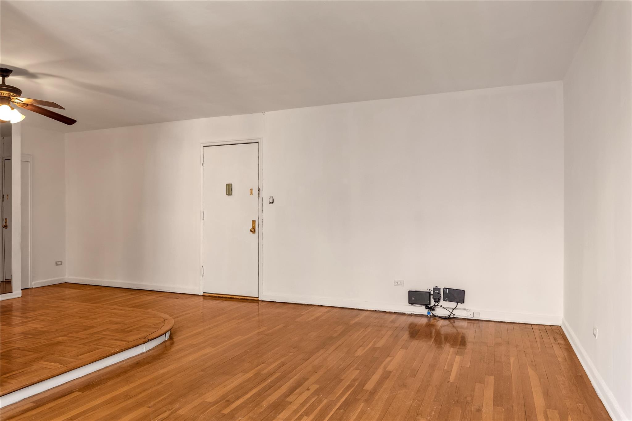 #6 photo, 141-05 Pershing Crescent, 皇后區 Briarwood , NY 11432