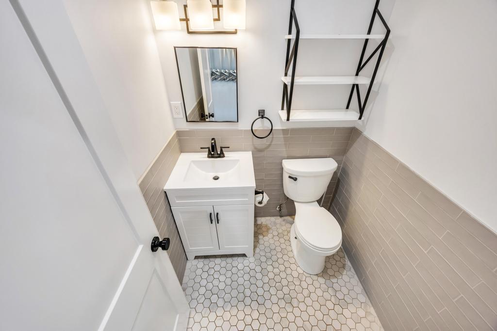 #10 photo, 322 Oak Neck Road, West Islip , NY 11795