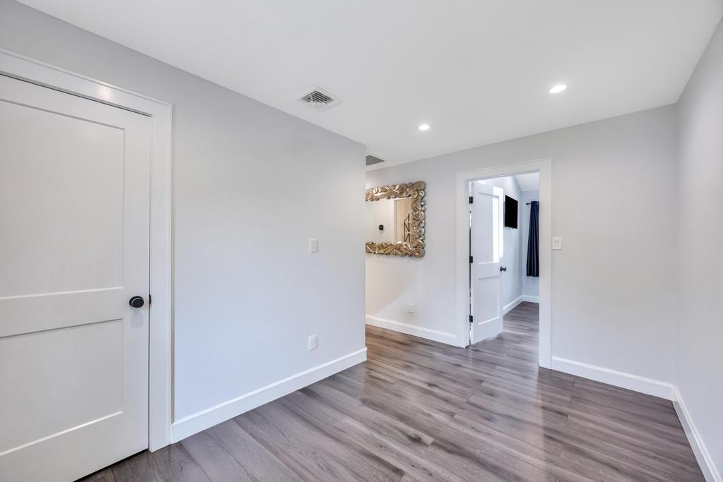 #12 photo, 322 Oak Neck Road, West Islip , NY 11795