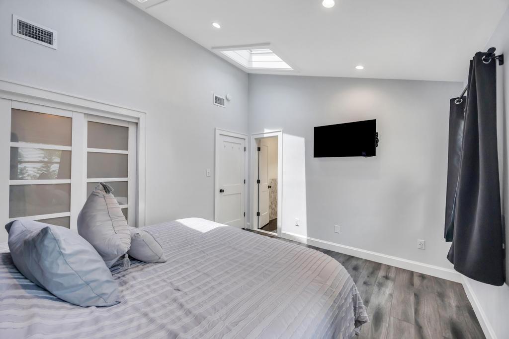 #14 photo, 322 Oak Neck Road, West Islip , NY 11795