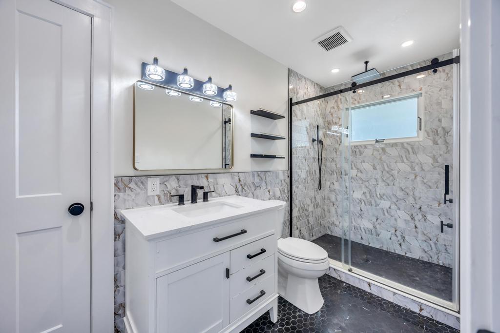 #15 photo, 322 Oak Neck Road, West Islip , NY 11795