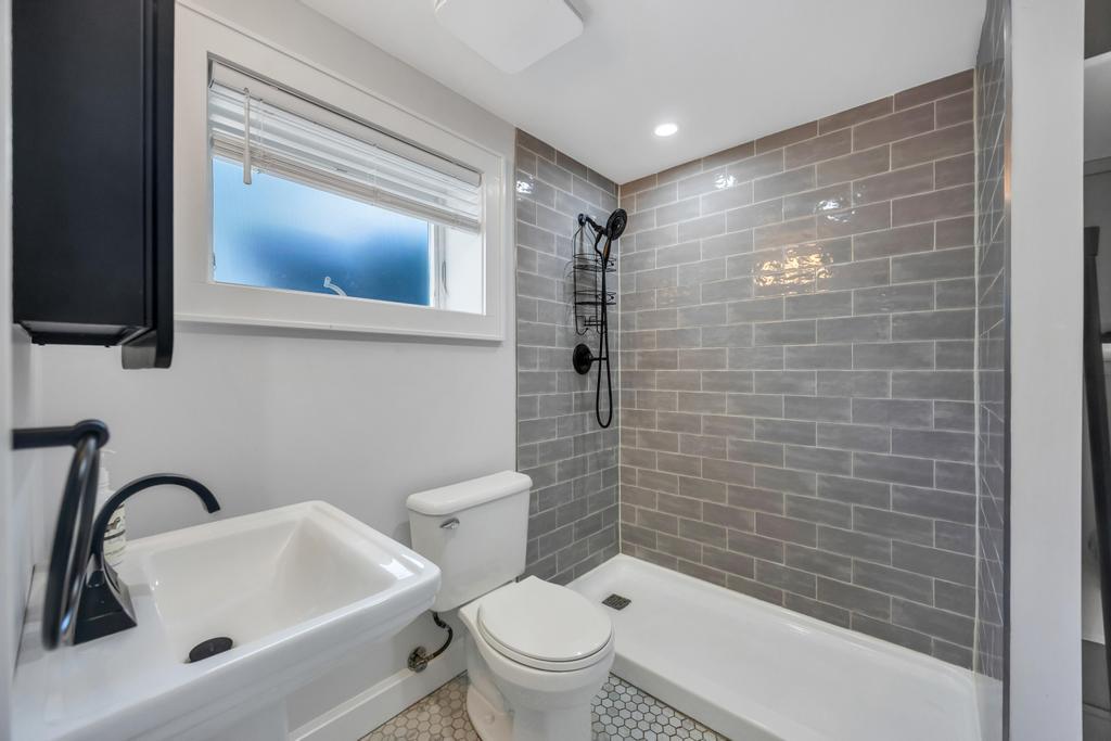 #18 photo, 322 Oak Neck Road, West Islip , NY 11795