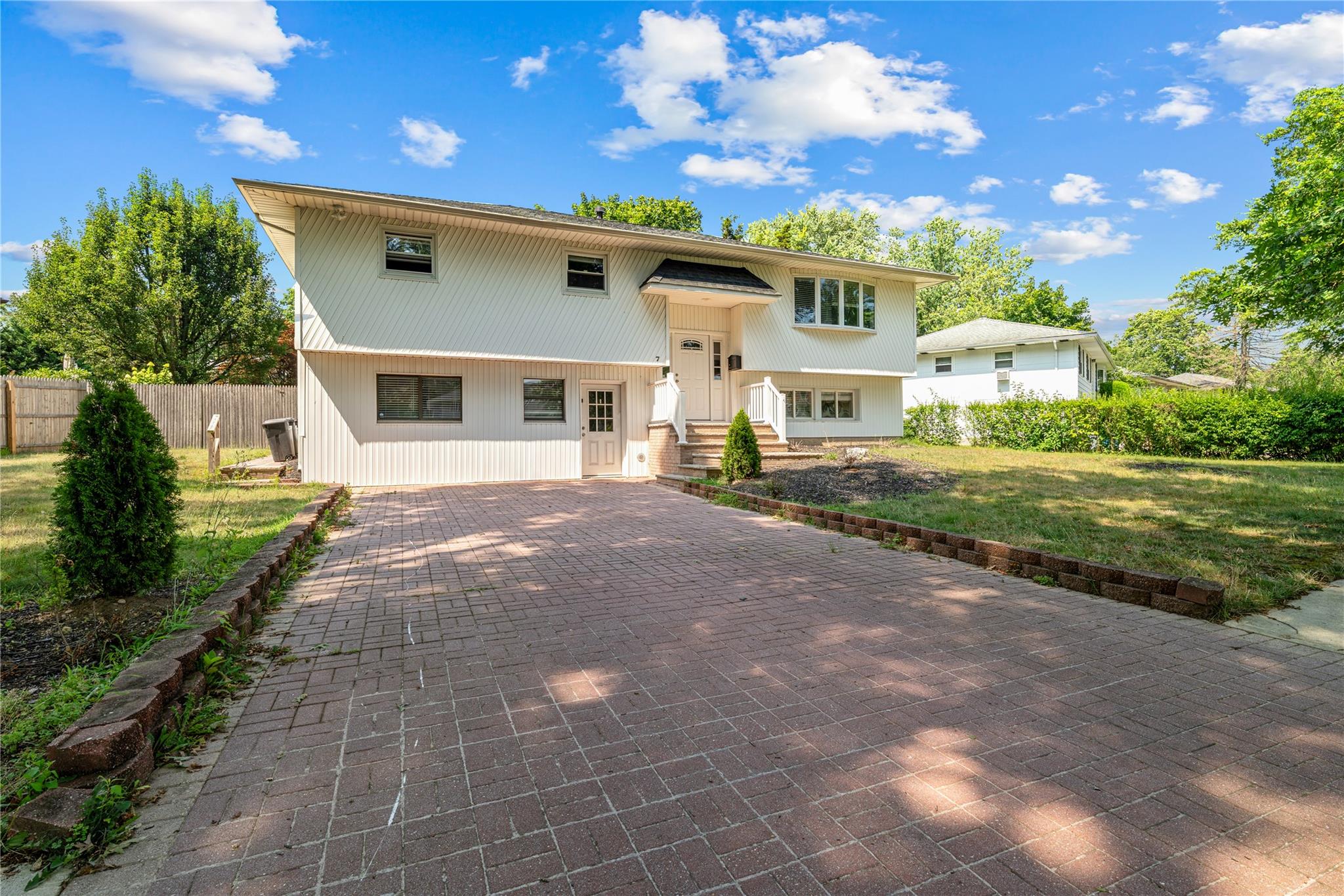 #1 photo, 7 Pierre Drive, Commack , NY 11725