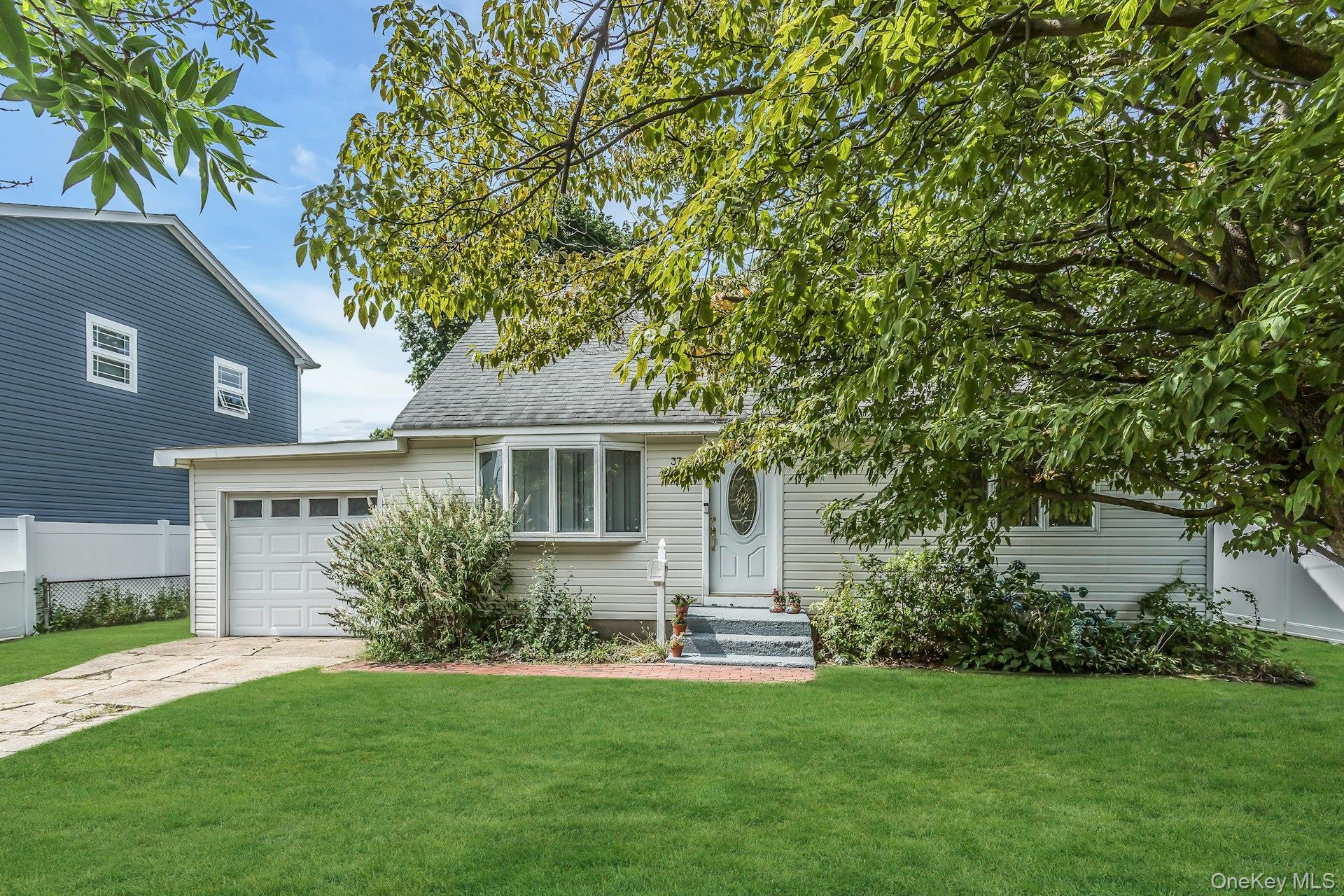 #1 photo, 37 Boblee Lane, Hicksville , NY 11801