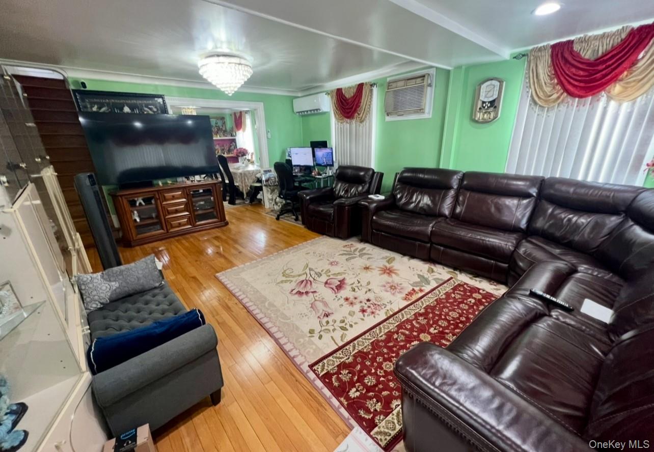 #14 photo, 9353 207th Street, クイーンズ区 Queens Village , NY 11428