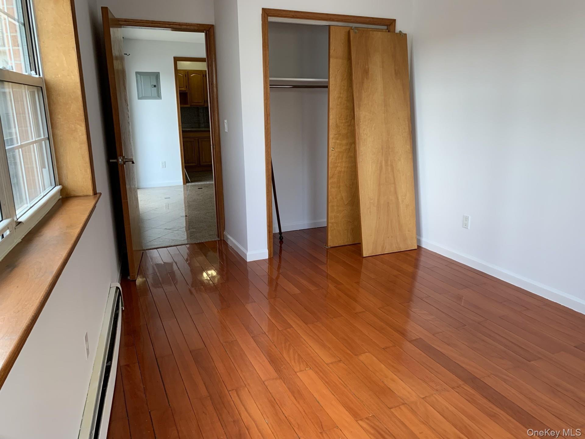 #10 photo, 7056 45th Avenue, クイーンズ区 Woodside , NY 11377