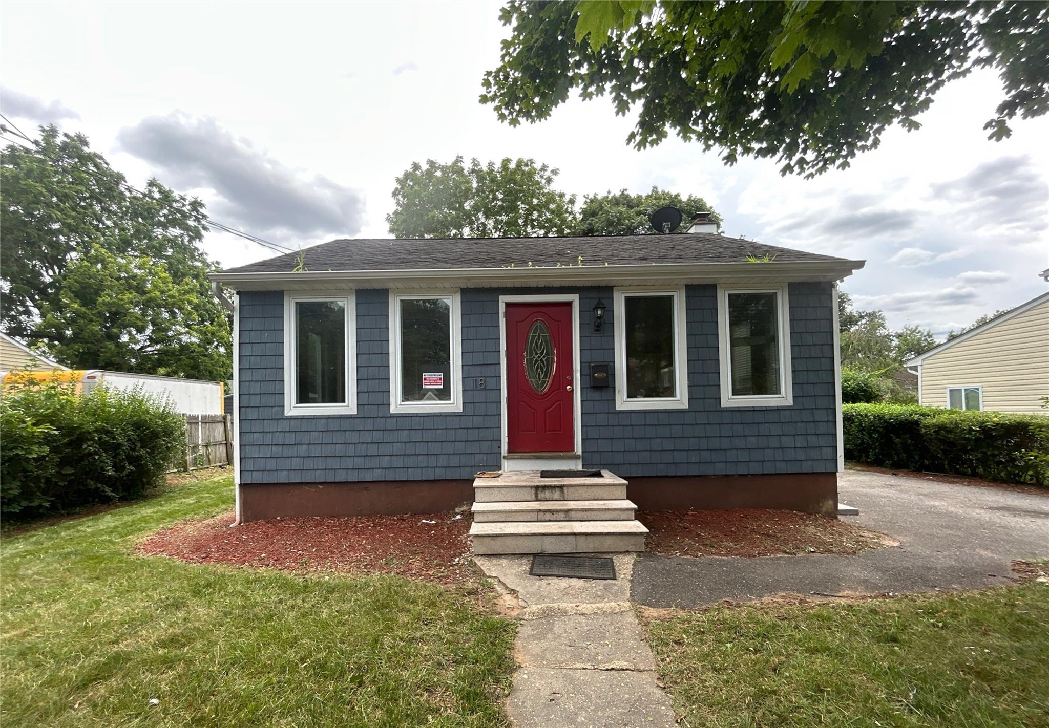 #1 photo, 18 E Booker Avenue, 東長島 Wyandanch , NY 11798