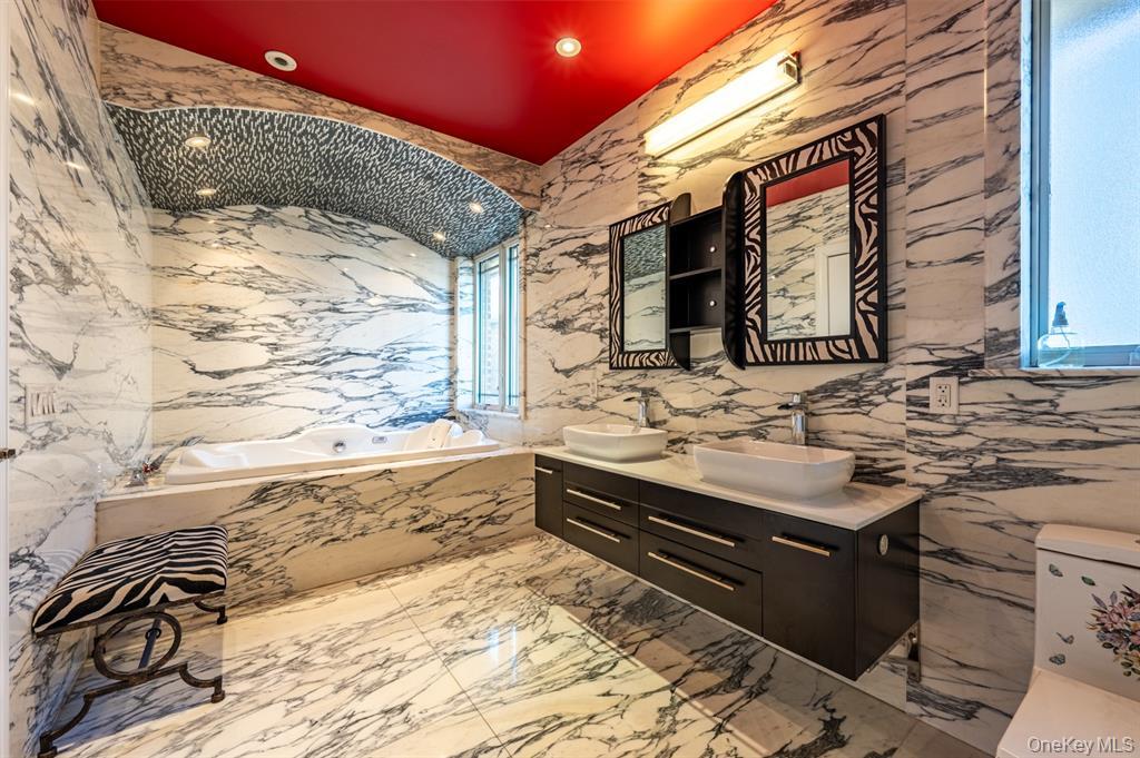 #17 photo, 1903 Tomlinson Avenue, Bronx , NY 10461