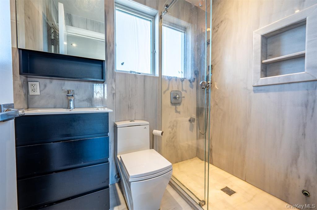 #19 photo, 1903 Tomlinson Avenue, Bronx , NY 10461