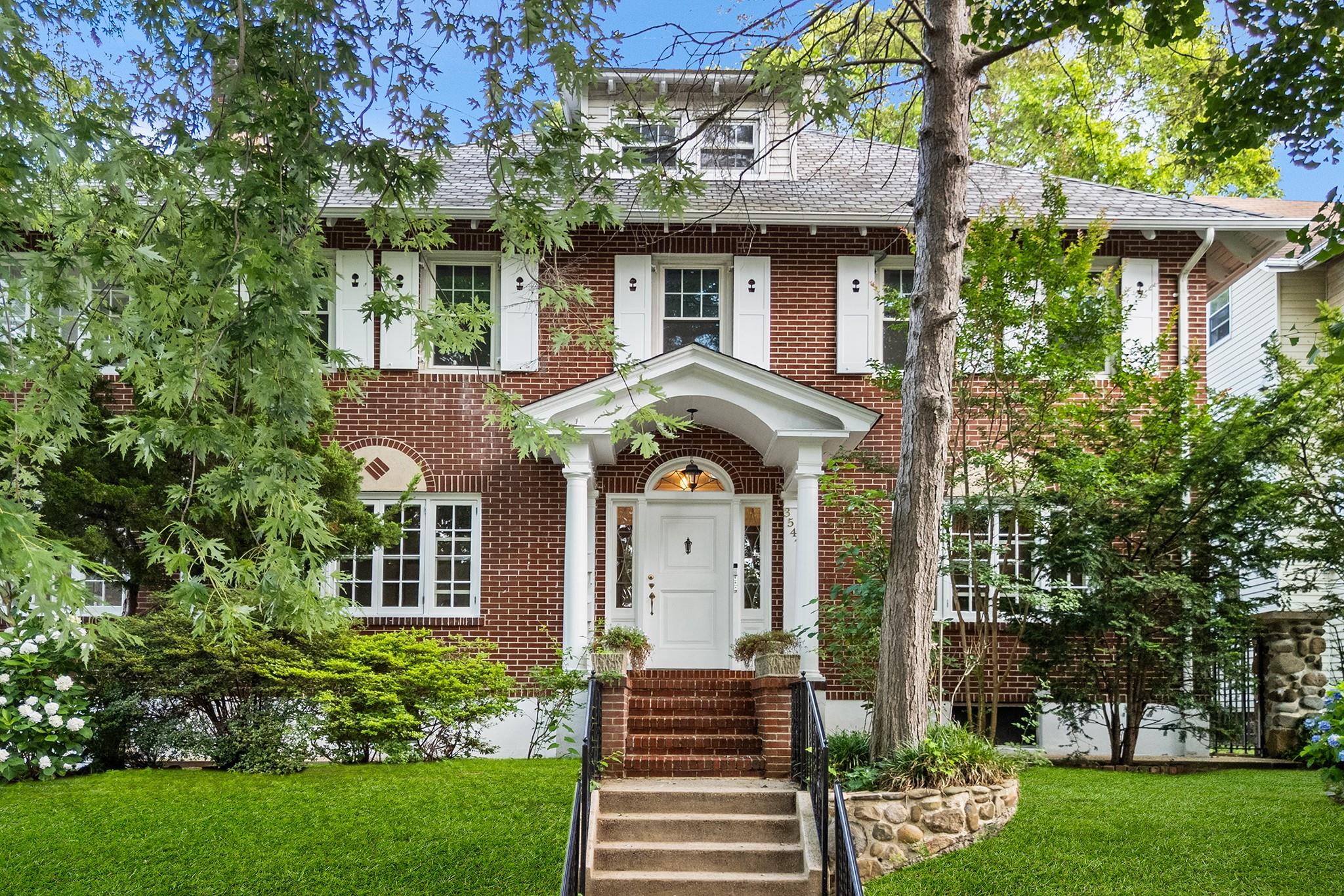 #1 photo, 3541 164th Street, 法拉盛 Flushing , NY 11358