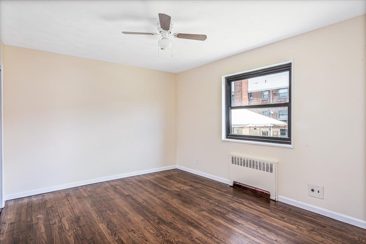 #9 photo, 16-37 Utopia Parkway, クイーンズ区 Whitestone , NY 11357