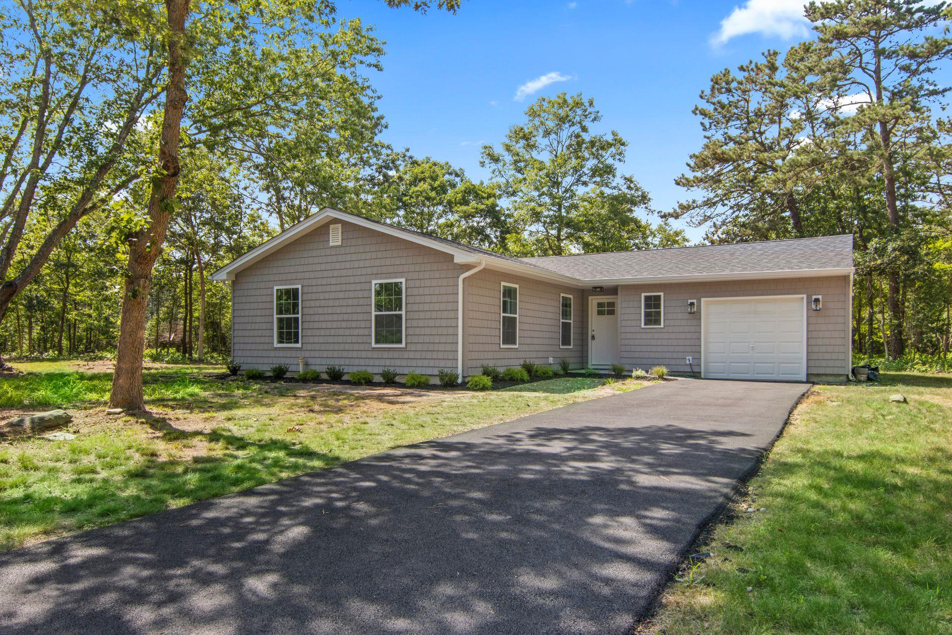 #1 photo, 1 Ricky Road, 東長島 Manorville , NY 11949