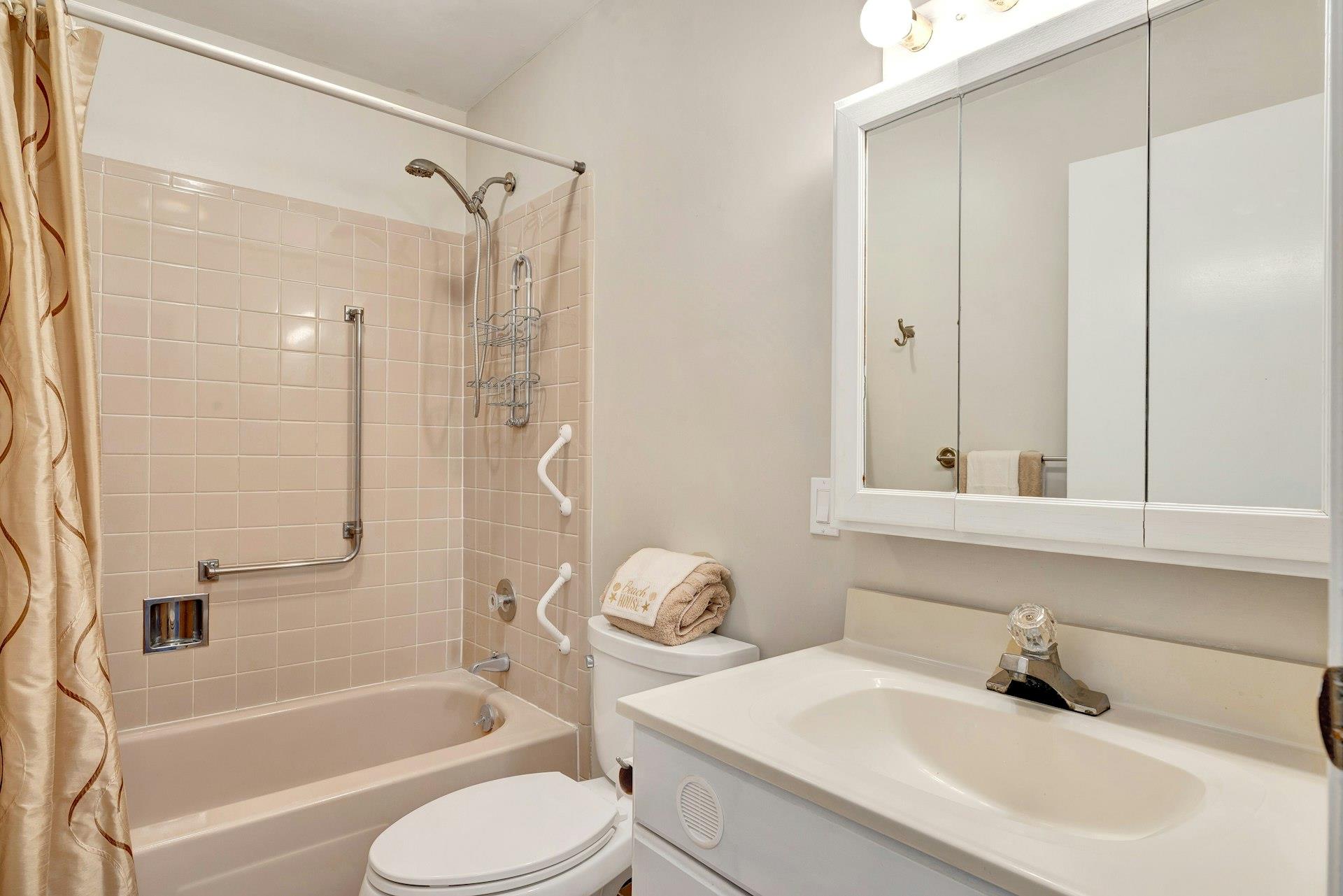 #15 photo, 164 Falmouth Court, 東長島 Ridge , NY 11961