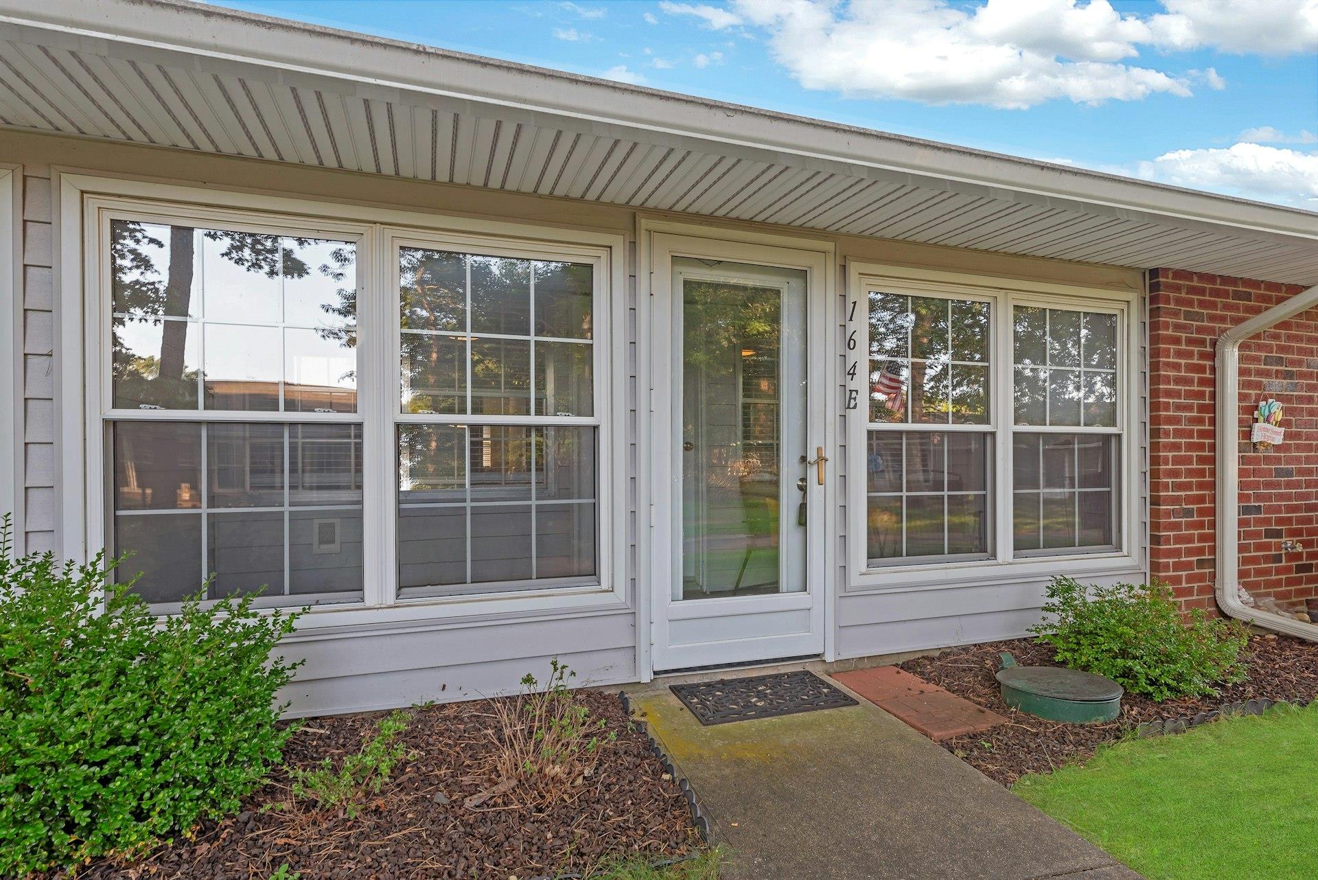 #2 photo, 164 Falmouth Court, 東長島 Ridge , NY 11961