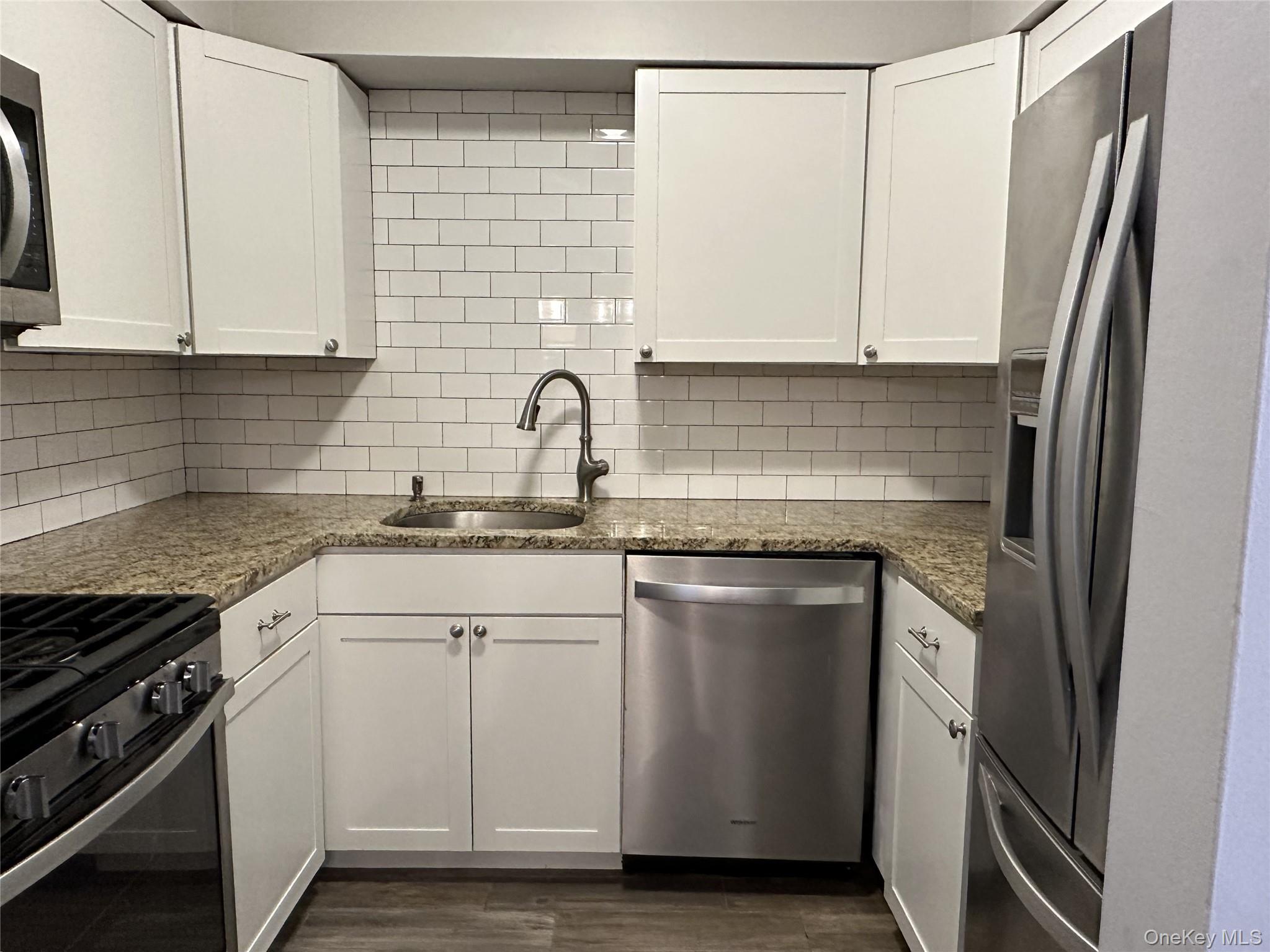 #2 photo, 94 Bailey Court, サフォーク郡 Middle Island , NY 11953