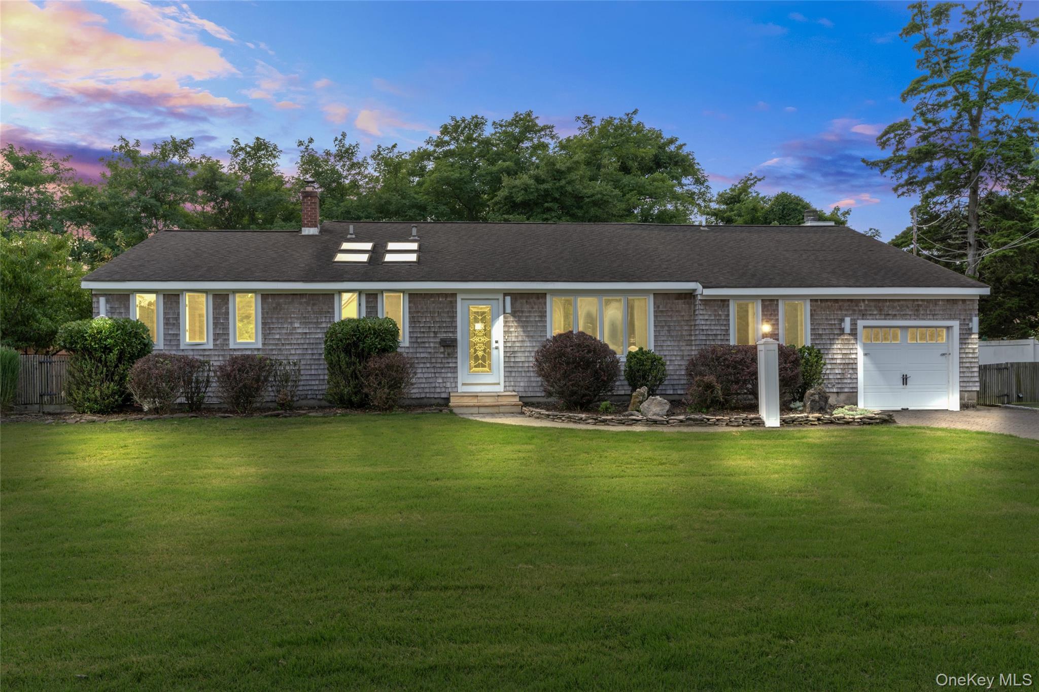 #1 photo, 324 Durkee Lane, サフォーク郡 East Patchogue , NY 11772