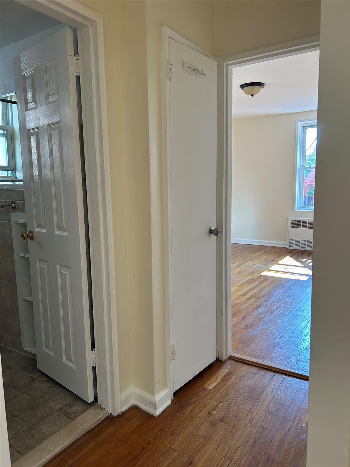 #8 photo, 33-05 90 Street, Jackson Heights , NY 11372