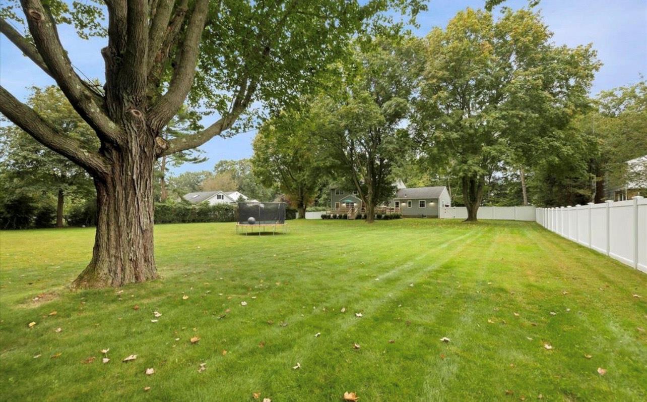 #19 photo, 240 Plainview Road, ناسو Woodbury , NY 11797