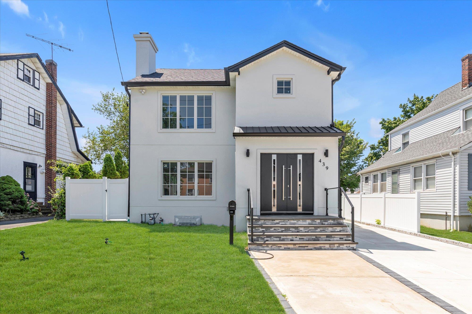 #1 photo, 439 Bayview Avenue, ナッソー郡 Cedarhurst , NY 11516