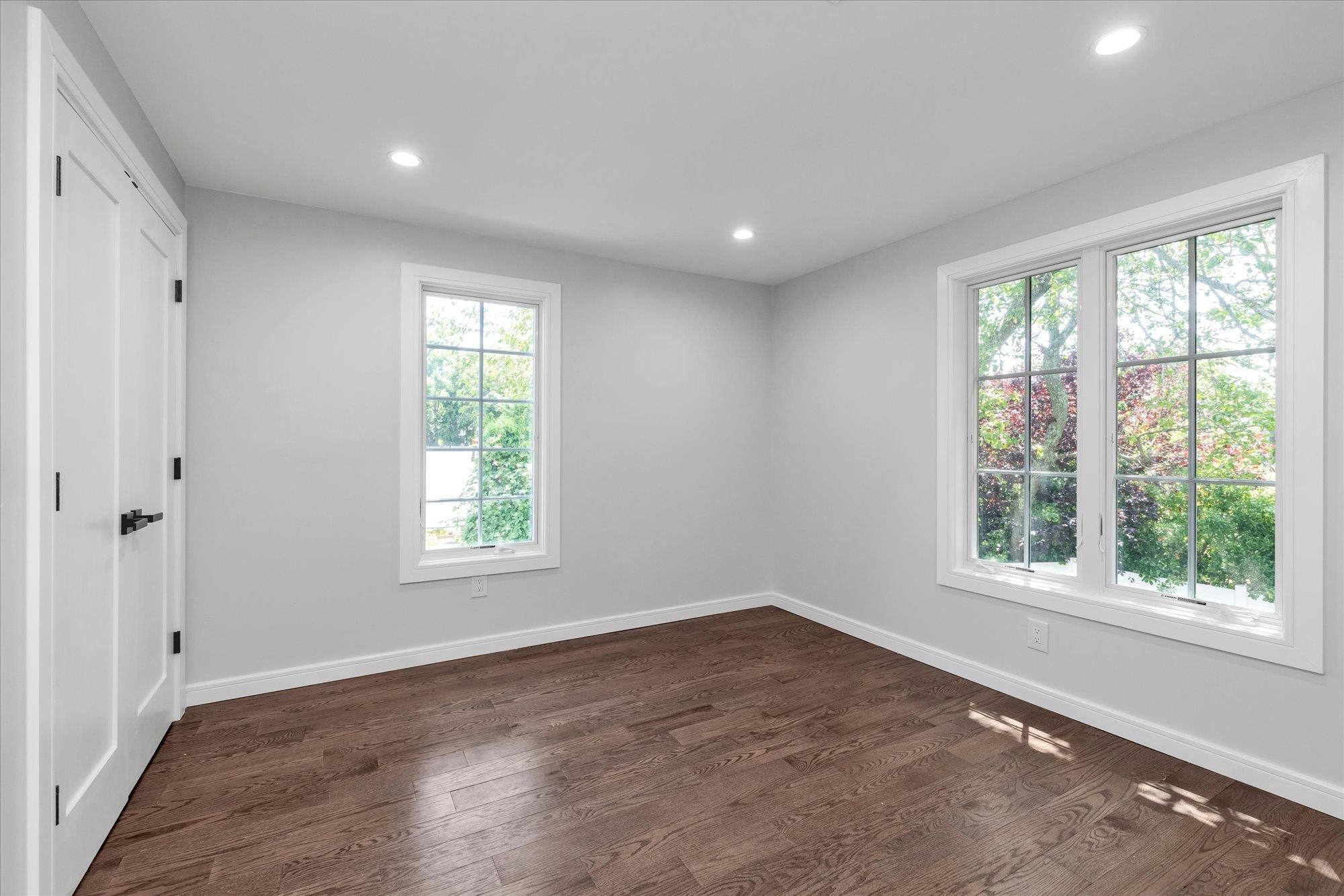 #16 photo, 439 Bayview Avenue, ナッソー郡 Cedarhurst , NY 11516