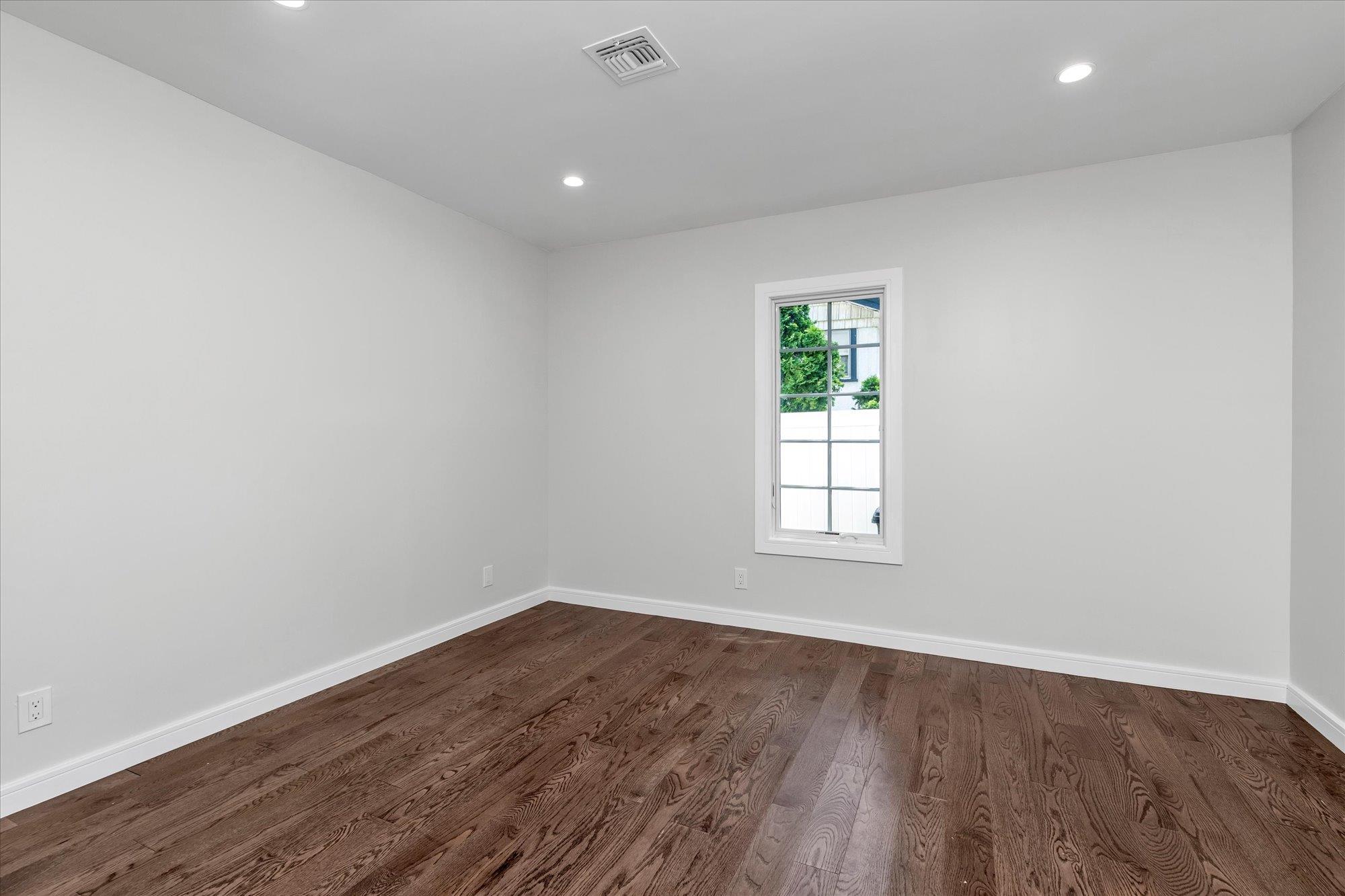 #19 photo, 439 Bayview Avenue, ナッソー郡 Cedarhurst , NY 11516