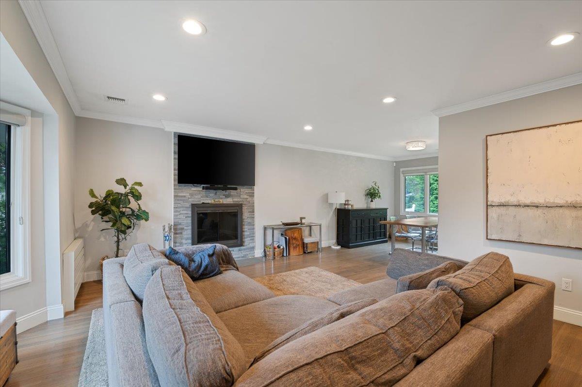 #4 photo, 47 Winthrop Road, 長島 Plainview , NY 11803