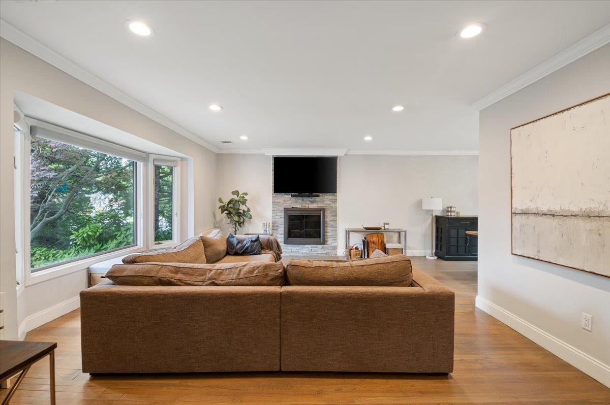 #6 photo, 47 Winthrop Road, 長島 Plainview , NY 11803