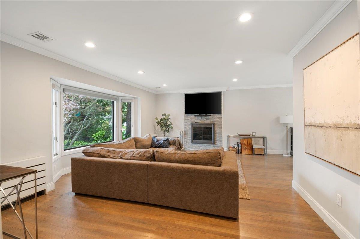 #7 photo, 47 Winthrop Road, 長島 Plainview , NY 11803