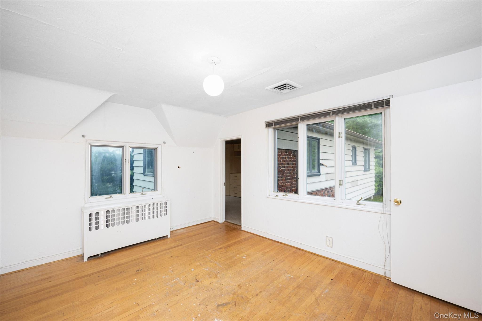 #17 photo, 3 Buckingham Place, Great Neck , NY 11021