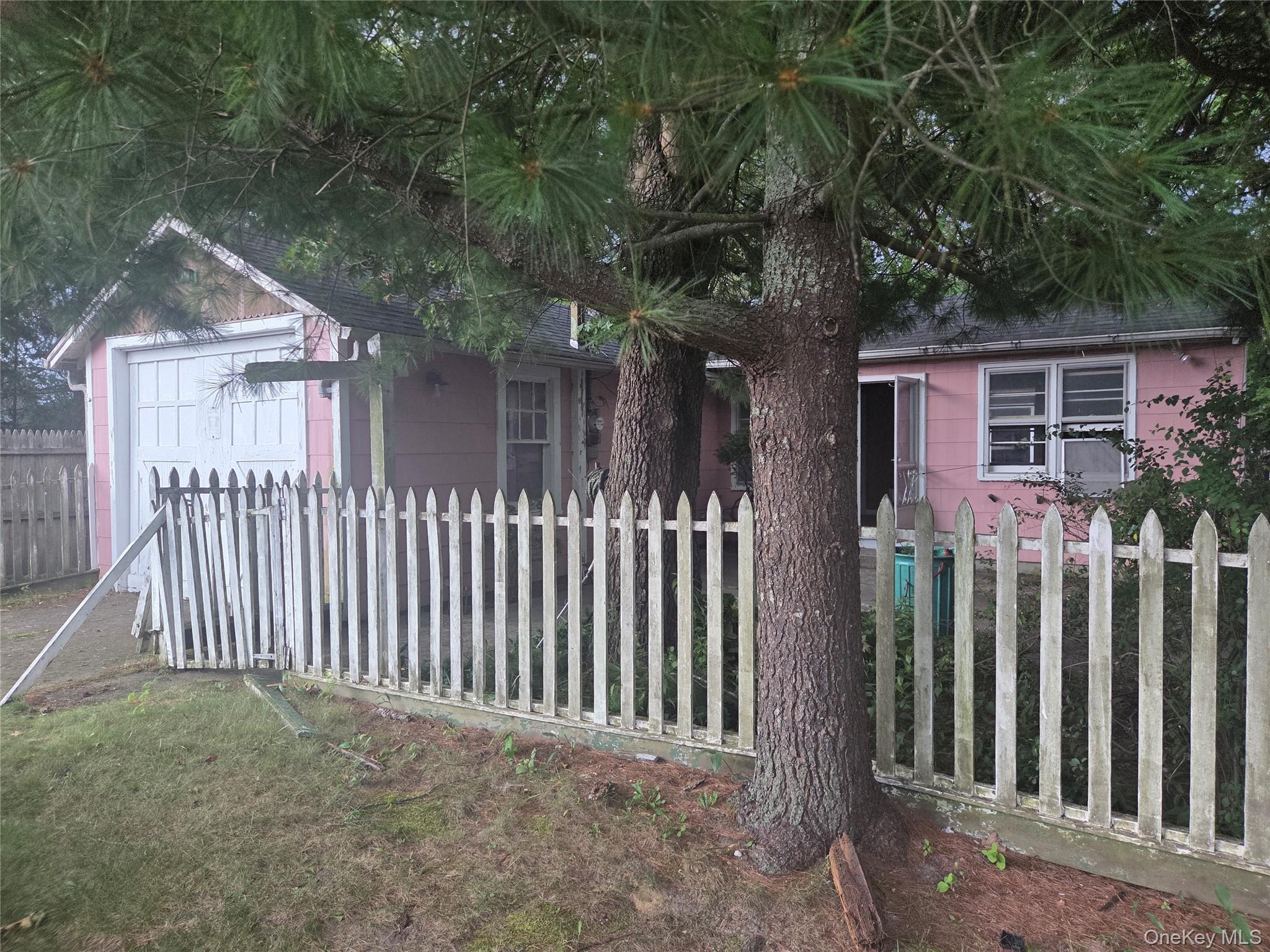 #1 photo, 1750 Peconic Bay Boulevard, Laurel , NY 11948