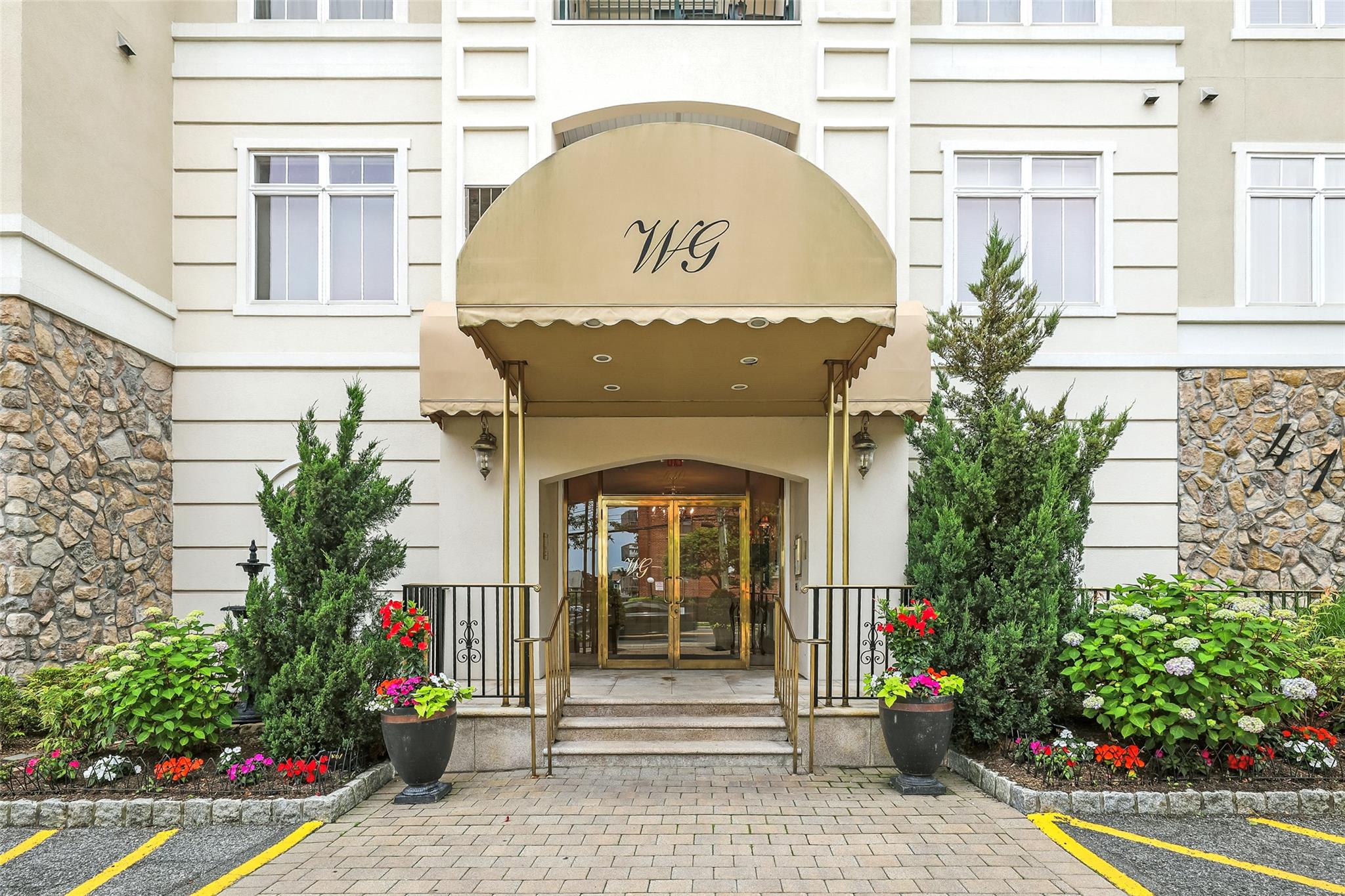 #1 photo, 410 Westchester Avenue, 뉴욕주 Port Chester , NY 10573