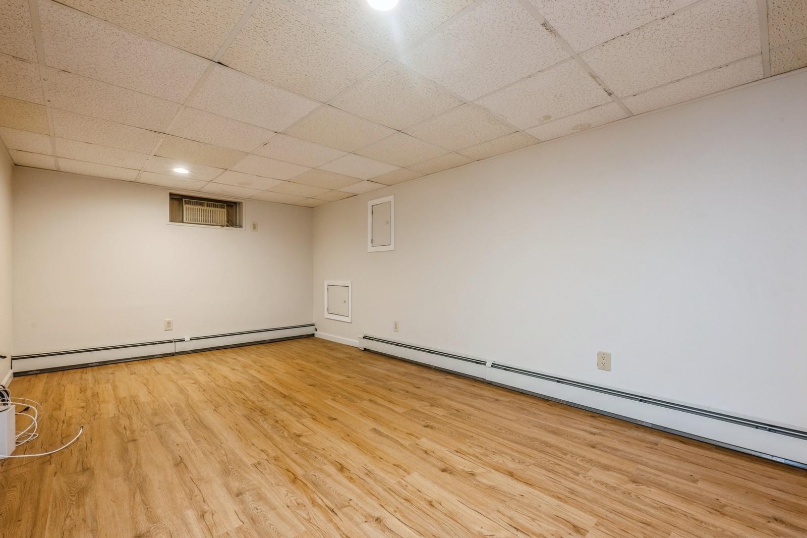 #19 photo, 72 Spruce Street, West Hempstead , NY 11552