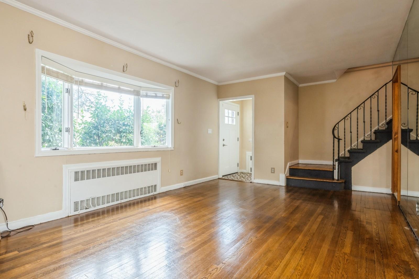 #3 photo, 72 Spruce Street, West Hempstead , NY 11552