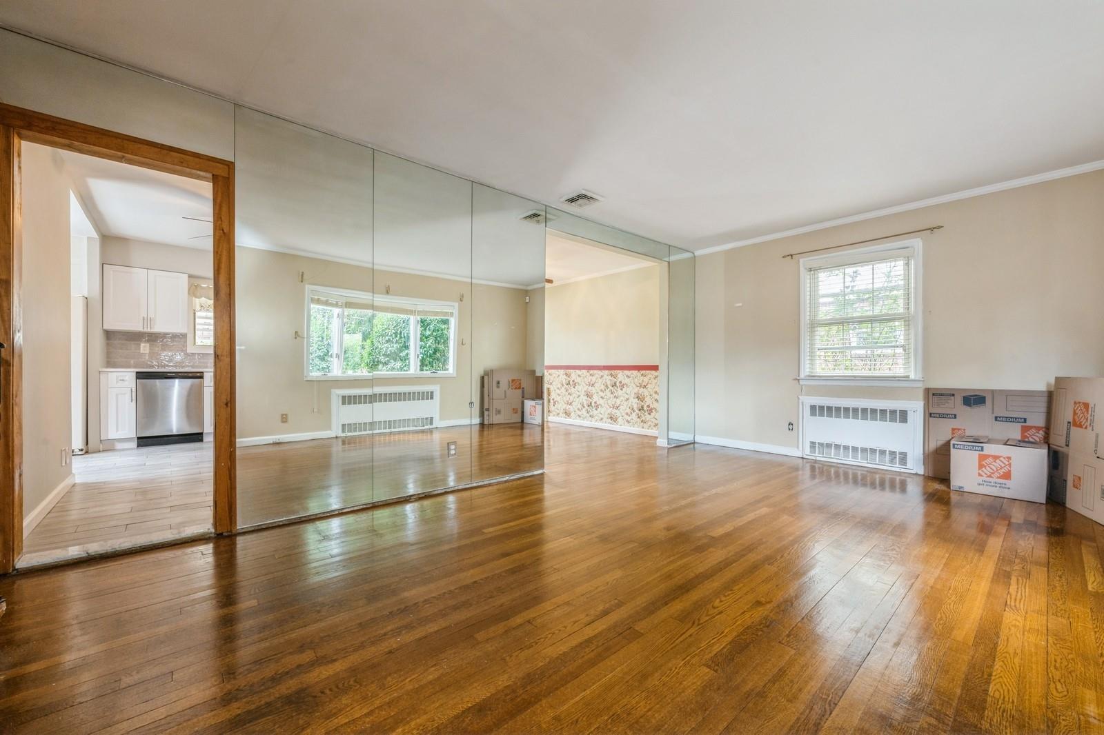 #5 photo, 72 Spruce Street, West Hempstead , NY 11552