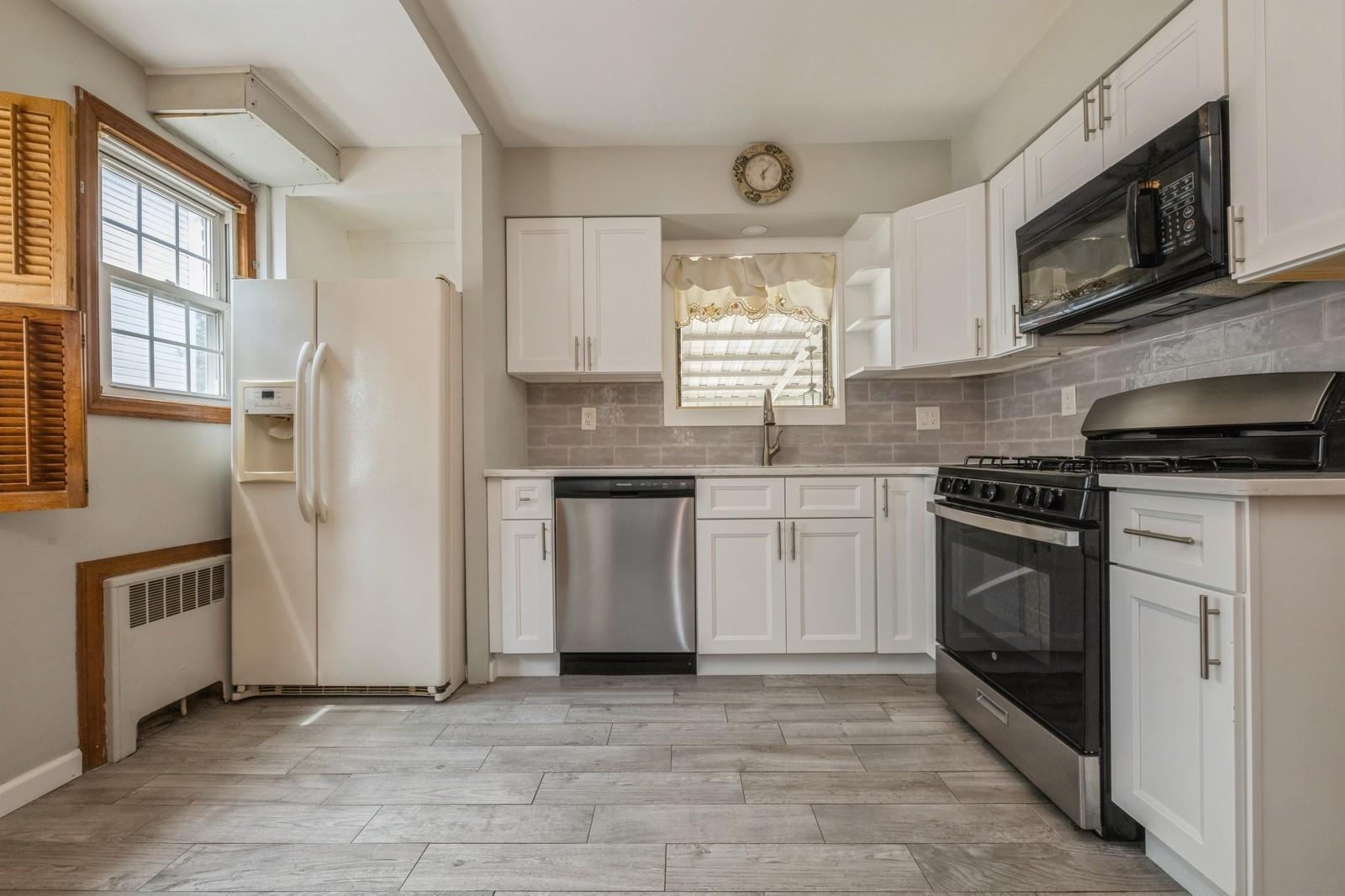 #7 photo, 72 Spruce Street, West Hempstead , NY 11552