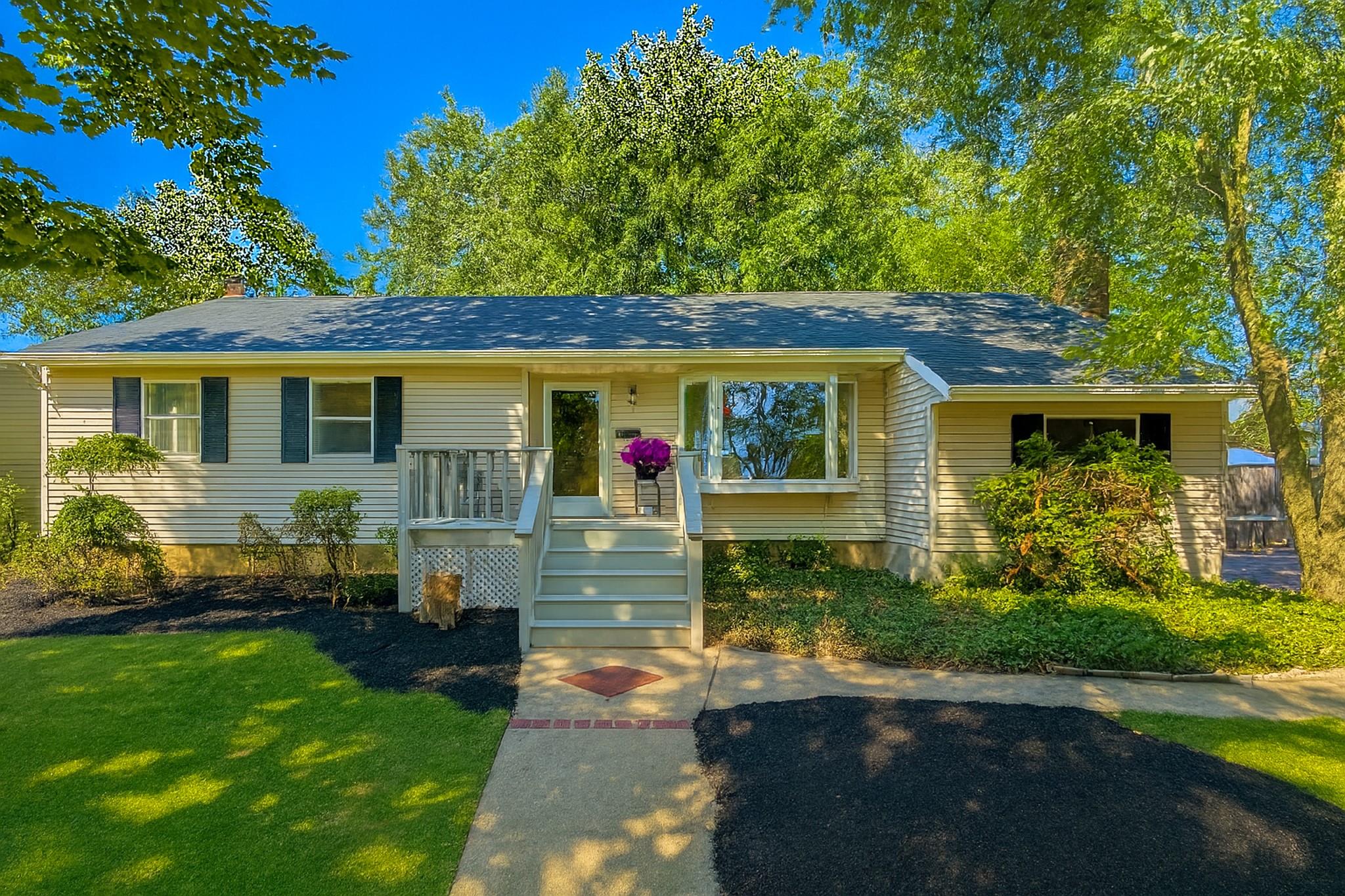 #1 photo, 2 Unity Drive, سوفولك Centereach , NY 11720