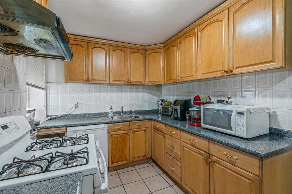 #16 photo, 144-55 Melbourne Ave, クイーンズ区 Flushing , NY 11367