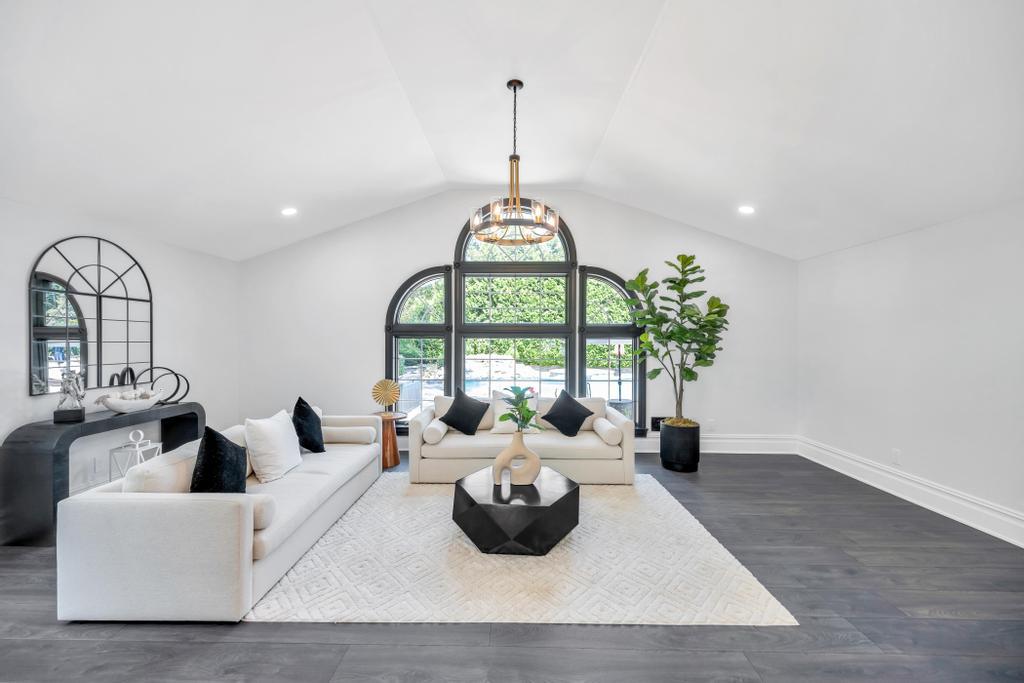 #18 photo, 54 Pine Hill Lane, Dix Hills , NY 11746