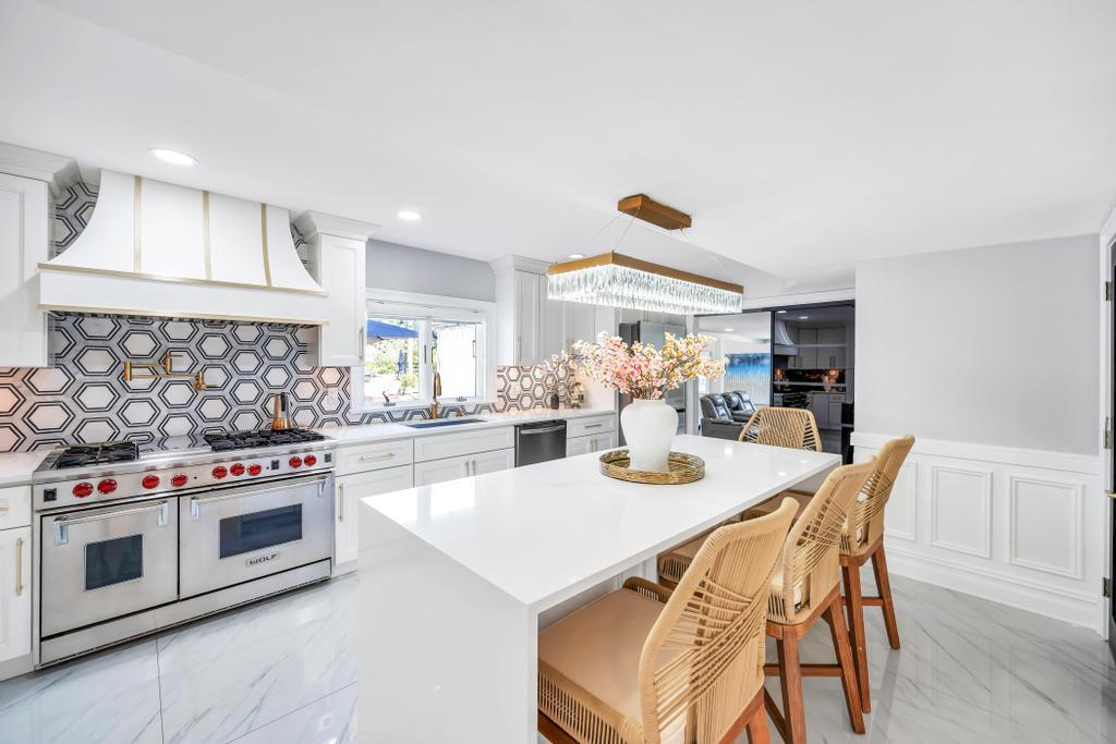 #19 photo, 54 Pine Hill Lane, Dix Hills , NY 11746