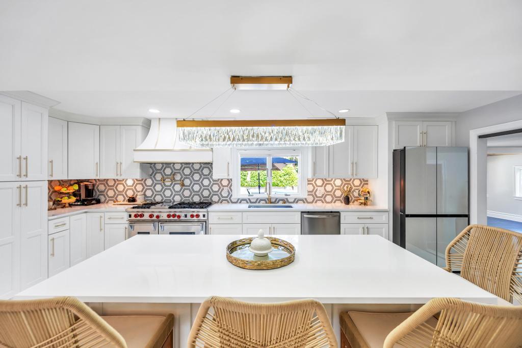 #20 photo, 54 Pine Hill Lane, Dix Hills , NY 11746