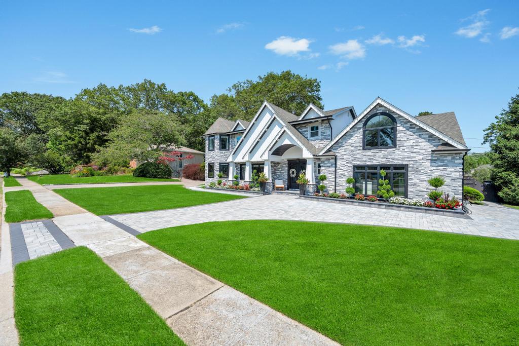 #5 photo, 54 Pine Hill Lane, Dix Hills , NY 11746