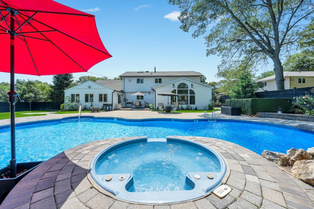 #9 photo, 54 Pine Hill Lane, Dix Hills , NY 11746