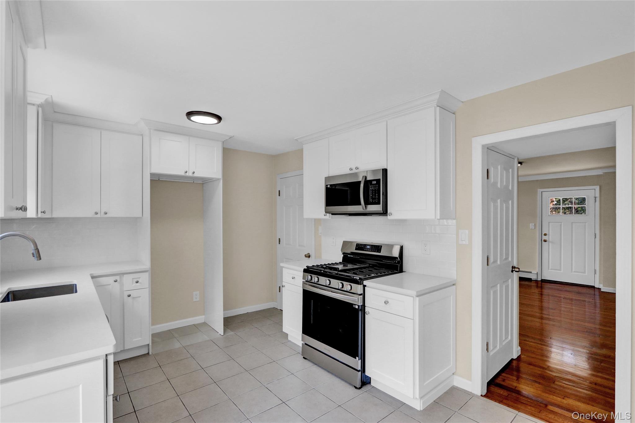 #12 photo, 20 Whitman Avenue, Islip , NY 11751