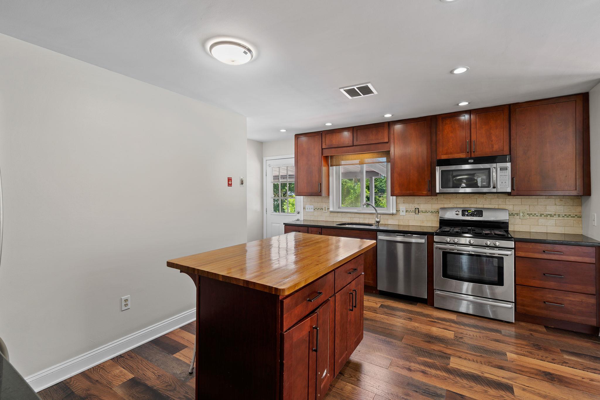 #12 photo, 51 Loockerman Avenue, Poughkeepsie , NY 12601